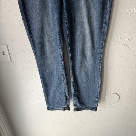 Judy Blue Women's Size 9/29 Medium Wash High Rise‎ Cropped Jeans - Picture 3 of 10